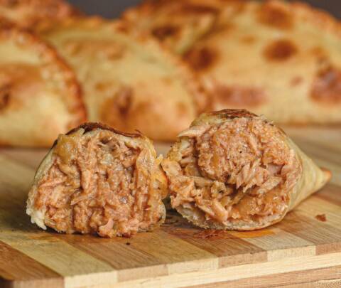 Tuna Empanada (Atún y Cebolla)
